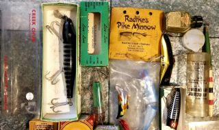 Big Vintage Tackle Box,  Full of Old Fishing Lures,  over 15 in boxes. 7