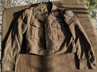 Outstanding Ww2 Ike Jacket With Airborne Troop Carrier Patch And Pilot Wings
