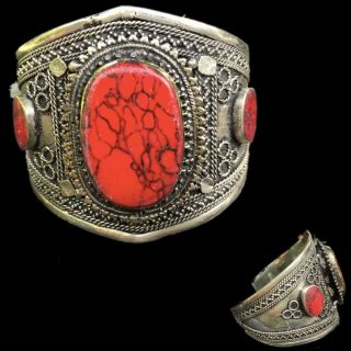 Ancient Silver Decorative Gandhara Bedouin Torc With Red Stone 300 B.  C.  (1)