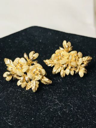 Ornate Vintage 14k Gold Omega Back Floral Earrings 8.  6 Grams