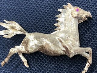 18k Solid Yellow Gold Galloping Stallion Horse Pin Brooch 3d Textured 14.  1 Grams