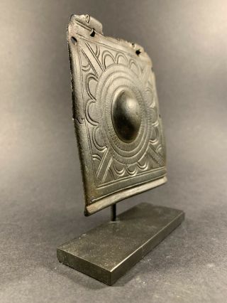 LOVELY ANCIENT ROMAN BRONZE CASKET MOUNT WITH DISPLAY STAND CIRCA 100 - 200 AD 3