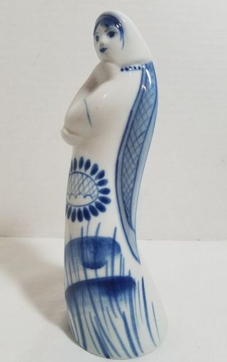 Vintage Russian Gzhel Majolika Porcelain Blue & White Figurine Woman Made USSR 2