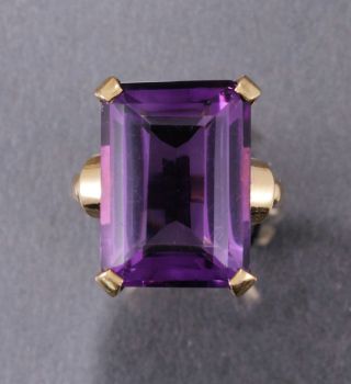 Huge Antique 1950 Retro 17 Carat Natural Amethyst 14k Yellow Gold Ring