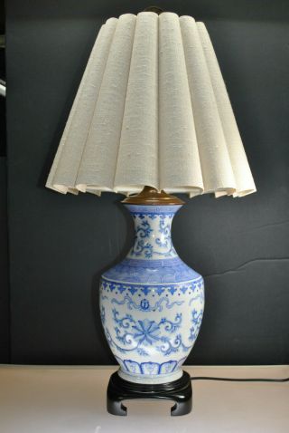 Vintage Oriental " Leonard R.  Foss " Hand Painted Blue Floral Design Table Lamp