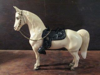 Vintage Molded Plastic Horse W/ Removable Saddle And Chains Reins