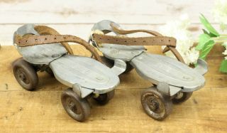 Vintage Antique Sears Roebuck And Co.  Adjustable Roller Skates 610 - 2303 With Key