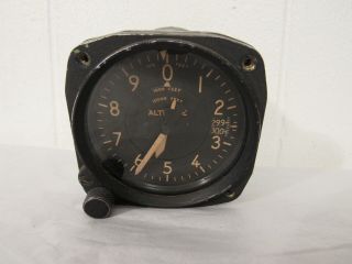 Wwii 1940s Airplane Gauge Altimeter Altitude U.  S.  Army Air Force Type C - 12