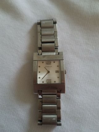 100 Authentic Vintage Mens Gucci Watch.  Swiss Made.  Stainless Steel