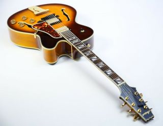 Aria FA70 - VS Hollow Body Jazz Guitar Vintage Sunburst & Hard Case 11