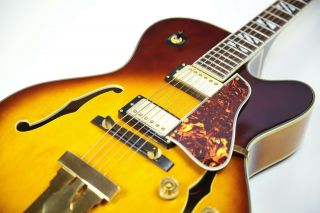 Aria FA70 - VS Hollow Body Jazz Guitar Vintage Sunburst & Hard Case 12
