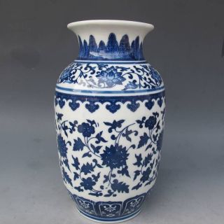 Rare Chinese Blue And White Hand - Painted Vase W Qing Dynasty Qianlong Mark B02