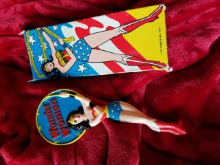 Vintage Avon Wonder Woman Hand Mirror DC Comics 1978 w/box 2