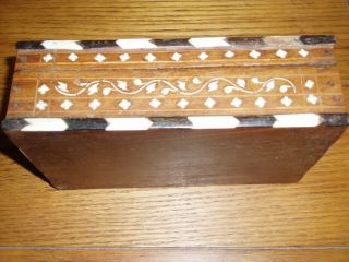 Anglo - Indian Bone and Ebony Inlaid Box with cross banding - Early 20th Century 3