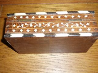 Anglo - Indian Bone and Ebony Inlaid Box with cross banding - Early 20th Century 5