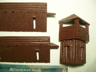 AURORA MARX MPC TIMPO WESTERN U.  S.  FORT TOWERS AND BOX 1/32 54MM PLASTIC PLAYSET 6