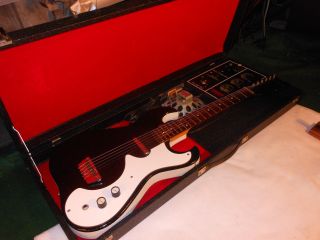 Vintage 1960 ' s Silvertone Model 1448 Electric Guitar w/ Amp in Case 2