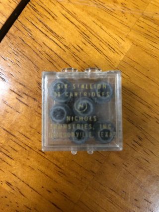 SIX VINTAGE NICHOLS STALLION 38 CAP CARTRIDGES PLASTIC CASE - UNIQUE 5