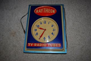 Vintage Raytheon Lighted Advertising Clock,  TV - Radios - Tubes,  Federal Sign Co. 4