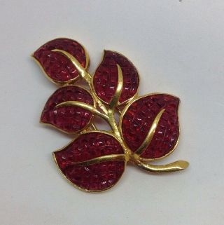 Vintage Trifari Alfred Philippe Invisibly Set Ruby Red Waffle Stone Leaf Pin 2