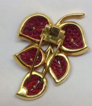 Vintage Trifari Alfred Philippe Invisibly Set Ruby Red Waffle Stone Leaf Pin 6