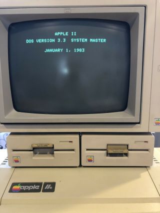 Vintage Apple IIe Computer W/ Monitor,  Floppy Drives,  Floppy Disks & 5