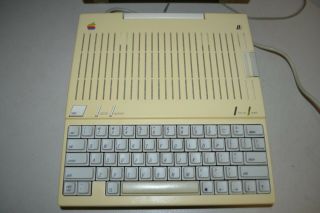 Vintage 1983 Apple llc Model A2S4100 Personal Computer ONLY (Great) 10