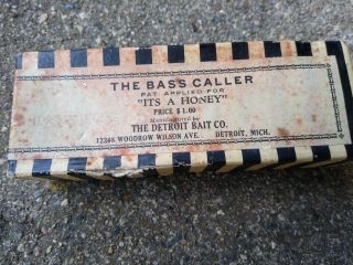 1930 ' s Vintage BASS CALLER FISHING LURE 