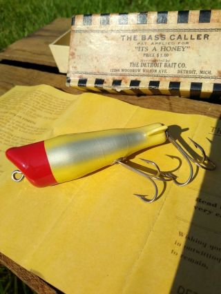 1930 ' s Vintage BASS CALLER FISHING LURE 