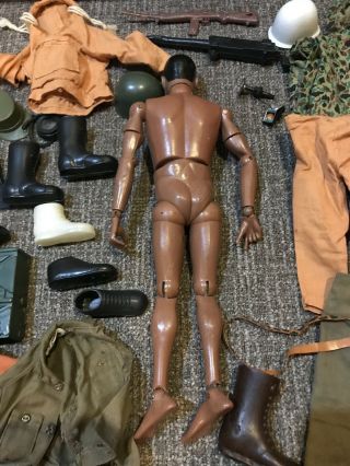 Vintage 1964 Hasbro African American GI Joe Toy Soldier Action Figure W/ Access 5