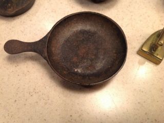 Vintage MIni Cast Iron Pans,  Kettle and Brass Iron For Play Samples Decor 5