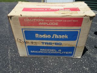 Vintage RADIO SHACK TRS - 80 Model 4 Micro Computer W/Original box. 6