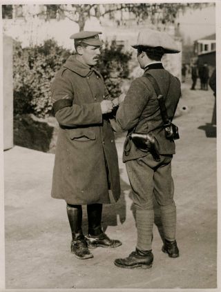 World War One Ww1 Photo - Military Policeman And Italian Carabiniere