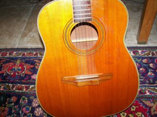 Harmony Sovereign H1260 Vintage Acoustic Guitar With Case/large Body