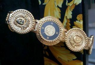 Vintage GIANNI VERSACE SIGNATURE Gold Plated Medusa Head Bracelet Watch w/ box 5