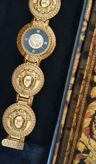 Vintage GIANNI VERSACE SIGNATURE Gold Plated Medusa Head Bracelet Watch w/ box 7