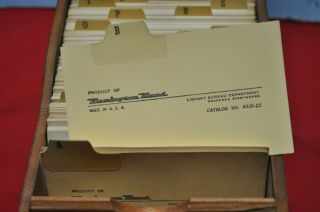 " Library Bureau Dept.  " Cedar Wood File Box W/ 3 " X5 " Cards