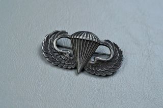 Wwii U.  S.  Paratrooper Jump Wing By Robbins - Pin Back,  Sterling