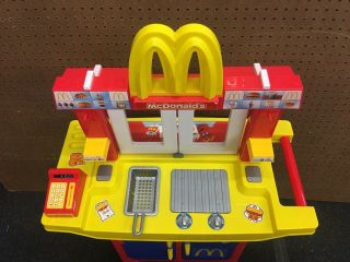 McDonald ' s Vintage Drive Thru Kids Toy Kitchen Playset Comes With Food 3