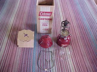 VINTAGE COLEMAN LANTERN - MODEL 200 A - 1961 - MAROON - DARK RED - SINGLE MANTLE - BOX - 12