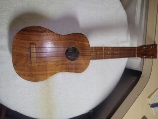 50s Vintage Kamaka Ukulele White Label W/ Case & Books