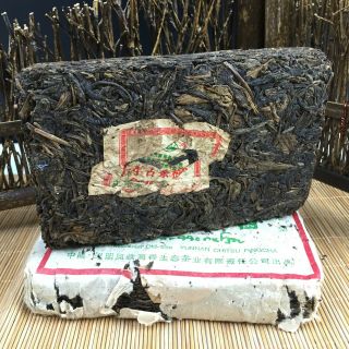 1990s Banzhang material - Millennium ancient tea trees Pu ' er Brick Raw Tea 250g 3