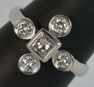 Stylish Art Deco Design 0.  75ct Diamond And 14ct White Gold Cluster Ring D0888