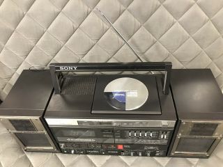 Vintage Sony CFD - 5 AM/FM/Cassette/CD Portable World’s First CD Boombox Rare 3