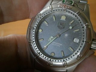 Vintage Tag Heuer proffesional 200 mtrs with date in alround conditio 8