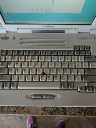 Vintage Compaq LTE 5400 laptop 6