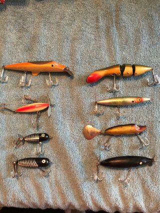 16 assorted vintage fishing lures. 2