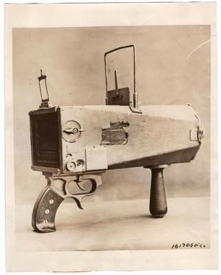 1917 British Pistol Camera 8x10 News Photo