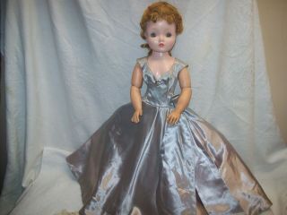 Vintage 1950s Madame Alexander Cissy Doll In Tagged Satin Gown 20 Inch Tall