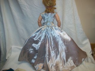 VINTAGE 1950S MADAME ALEXANDER CISSY DOLL IN TAGGED SATIN GOWN 20 INCH TALL 2